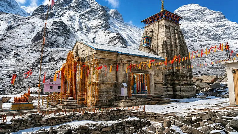 Side view of Kedarnath Temple in the Himalayan valley