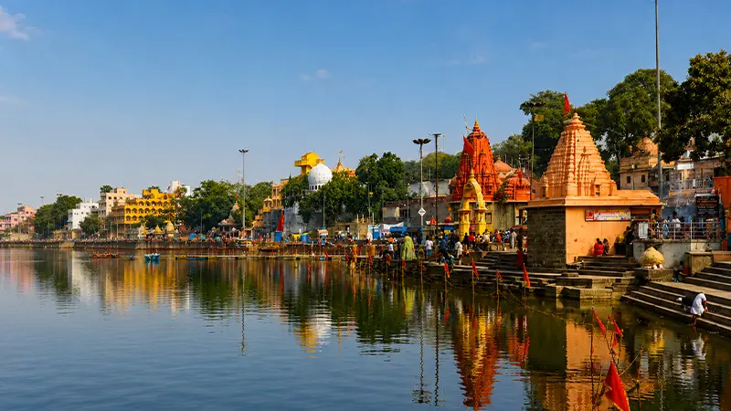 Riverside temples and ghats at Rudraprayag sangam in Uttarakhand