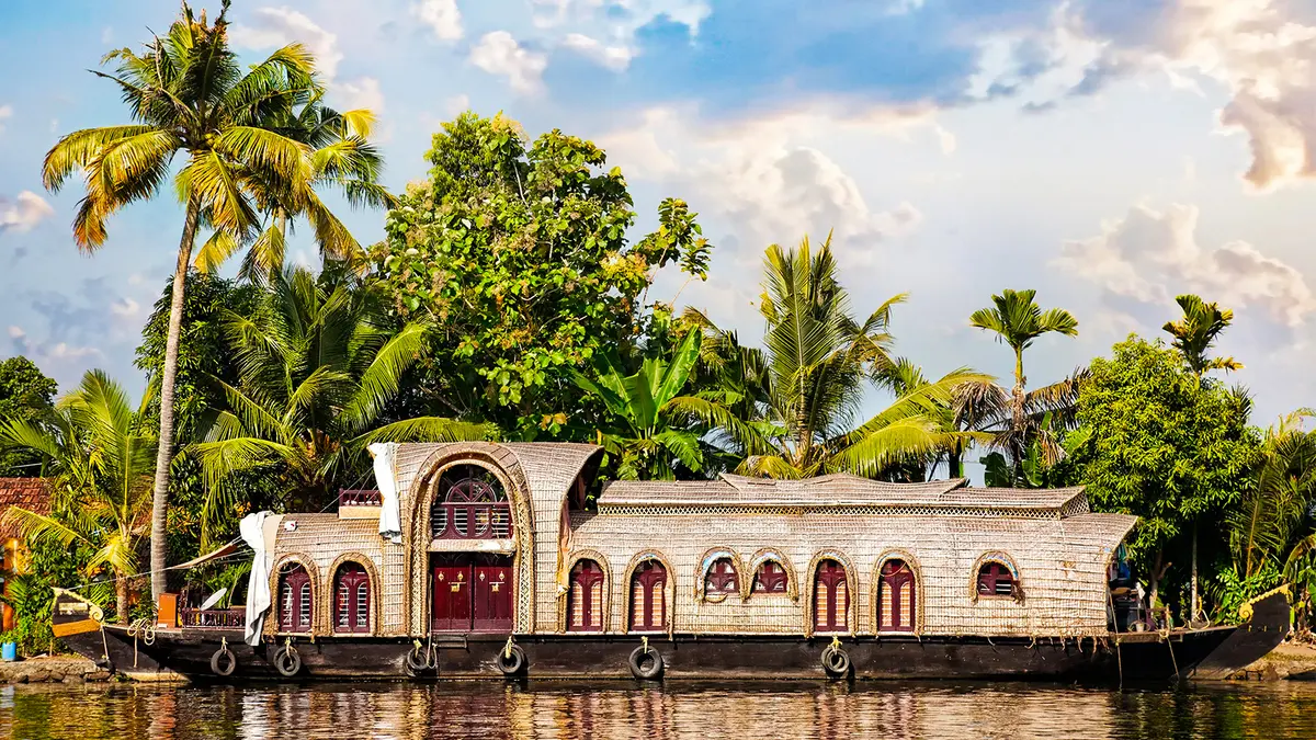 Traditional Backwater Houseboat