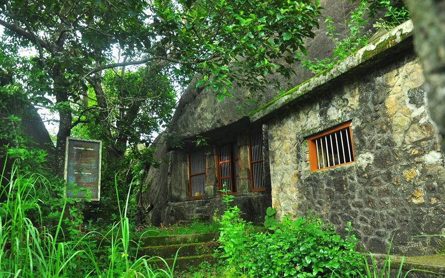 Thekkekudi Cave Temple