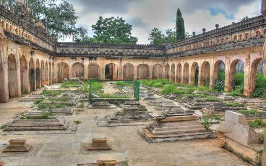 Paigah Tombs