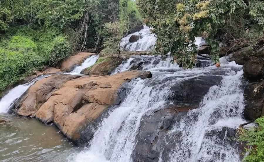 Aruvikkuzhi Waterfalls