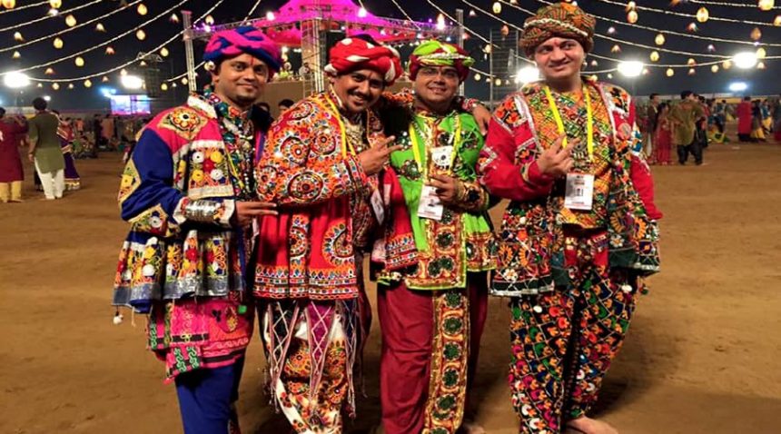 traditional-dresses-of-gujarat-for-men-and-women